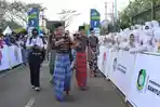 Ajang Balap Sepeda International Tour de Banyuwangi Ijen Dimulai, Pebalap Pake Sarung dan Kopiah