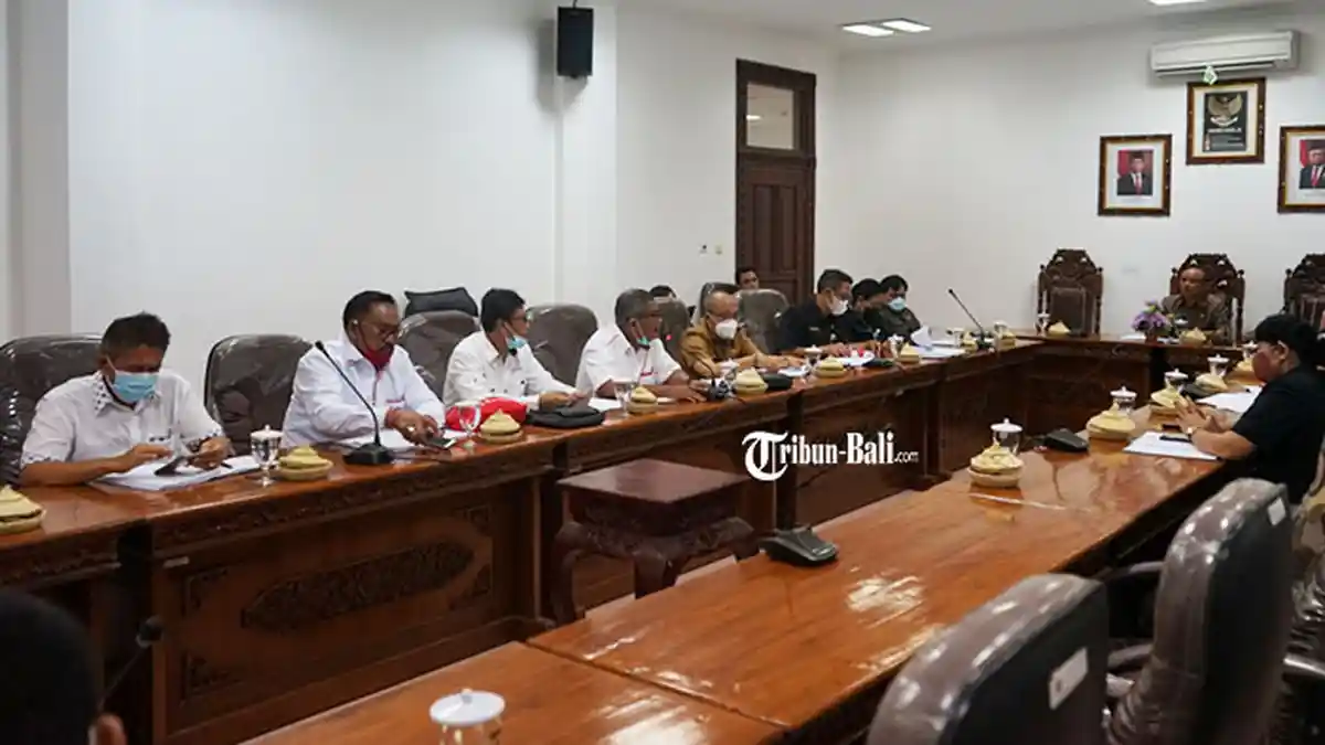 DPRD Gianyar Inisiasi Ranperda Perlindungan Bendega dan PMI