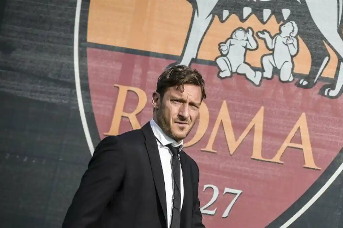 Francesco Totti ' Pangeran Yang Tak Pernah Jadi Raja ' Tinggalkan AS Roma Setelah 30 Tahun Mengabdi