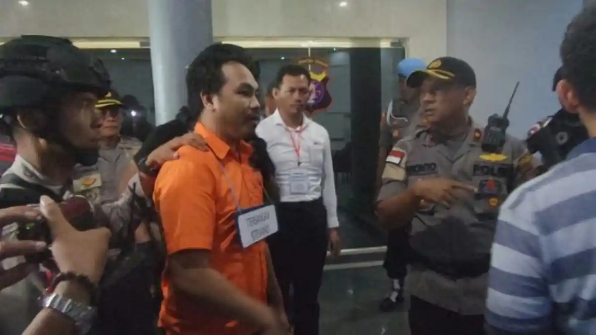 Rekonstruksi Pembakaran Sekolah Dilakukan di Tempat Kejadian