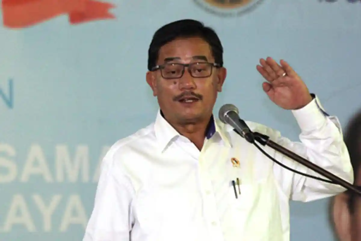 Surya Darma: Ferry Mursyidan Meninggal Dalam Mobil di Tempat Parkir, Setelah Menghadiri Rapat