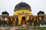 masjid-raya-al-osmani-di-jalan-kl-yos-sudarso.jpg