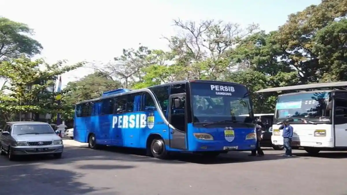 Bus Persib Bandung Tiba di Kota Baru Parahyangan