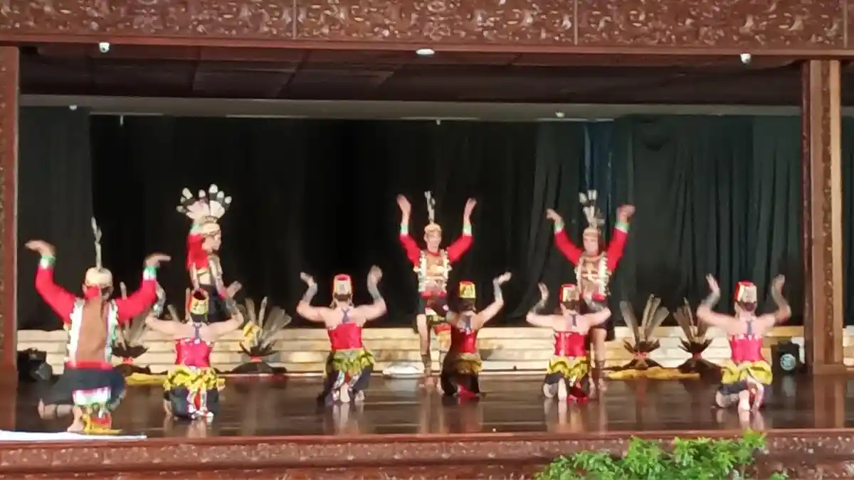 Acara di TMII Hari Ini, Ada Tari Perang dan Lompat Batu Nias sampai Pralina Ogoh-Oogoh