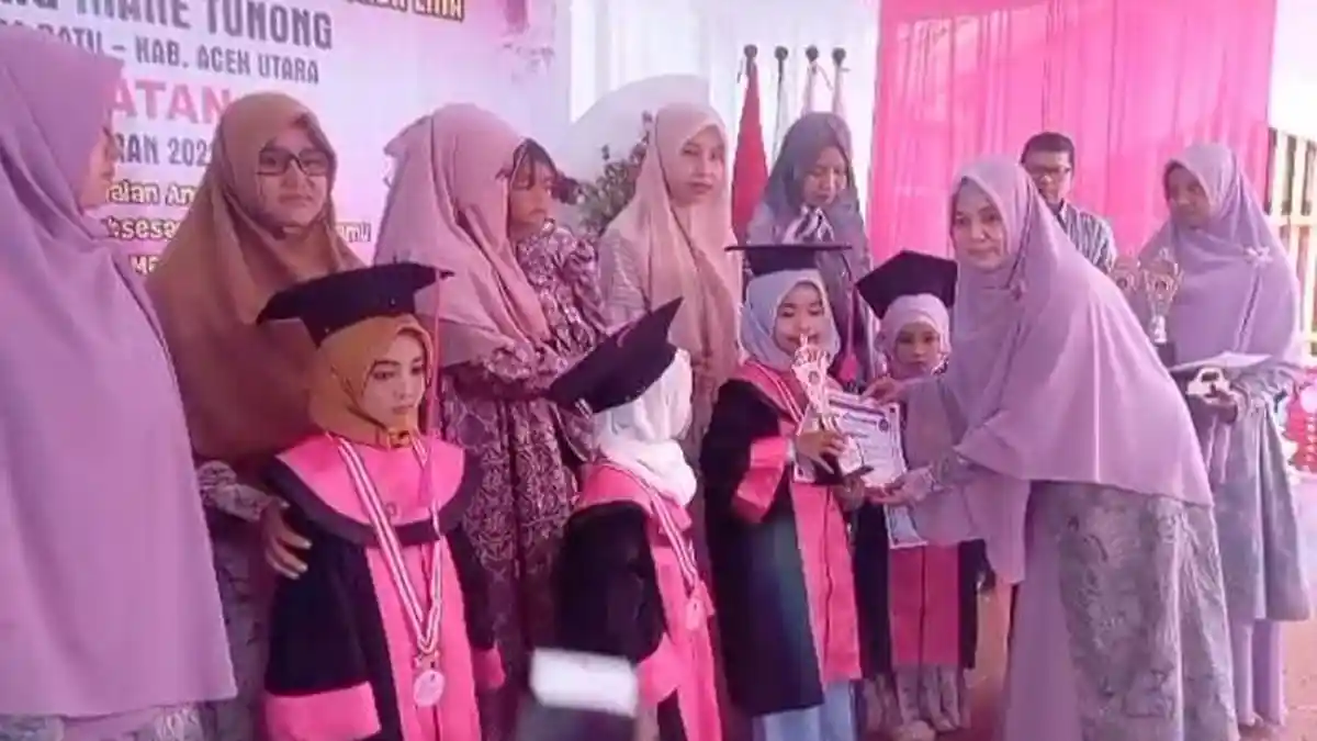 TKIT Bunda Lina Krueng Mane Aceh Utara Wisuda 34 Lulusan