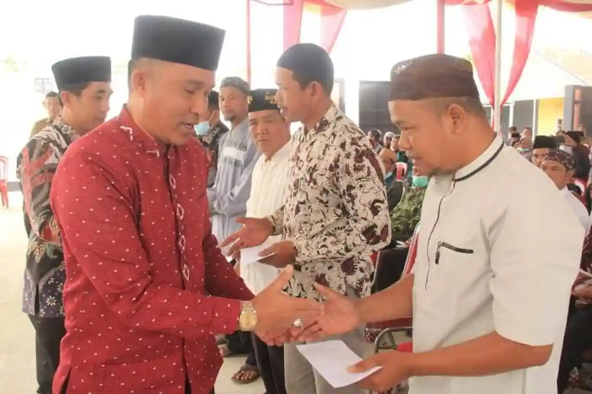 237 Guru Ngaji, Marbot dan Imam Masjid di Lampung Barat Terima Insentif Triwulan