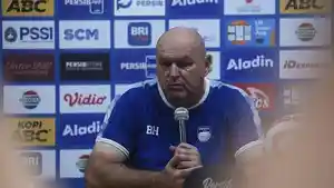 Pelatih-Persib-Bandung-Bojan-Hodak-memberikan-keterangan-usai-pertandingan-melawan-Bali-United.jpg