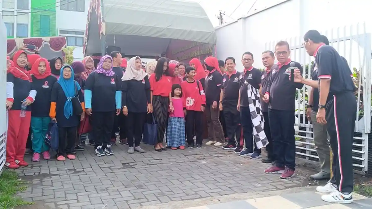 Balkesmas Semarang Peringati Hari AIDS Sedunia dengan Jalan sehat dan Pemeriksaan Kesehatan Gratis