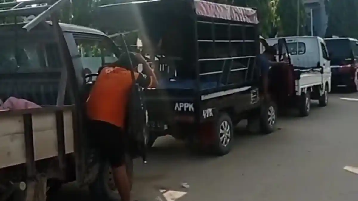 Harga BBM Subsidi Naik, Antrean Kendaraan Tetap Mengular di SBPU Brabasan Mesuji