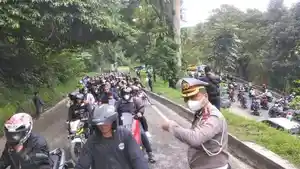 macet-parah-di-jalur-longsor-sibolangit.jpg