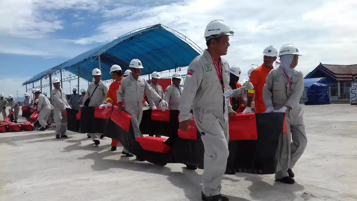 45 Peserta Ikuti Simulasi Penanggulangan Tumpahan Minyak di Barru