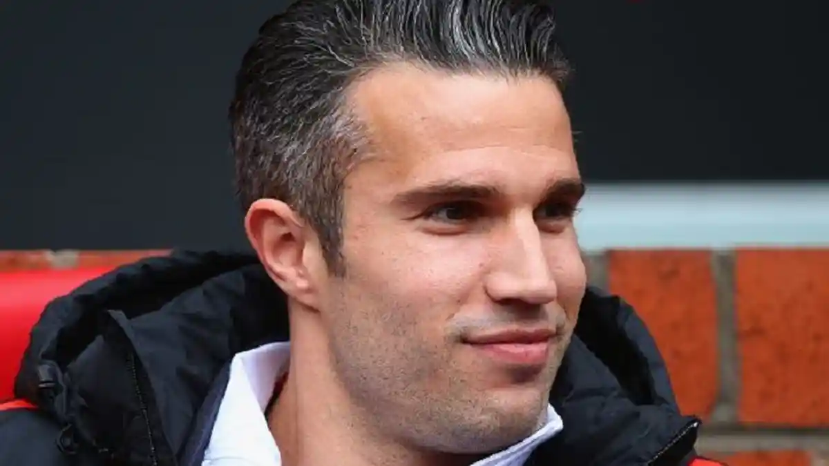 Robin van Persie Sebut Unai Emery Terlalu Sibuk Urusi Lawan