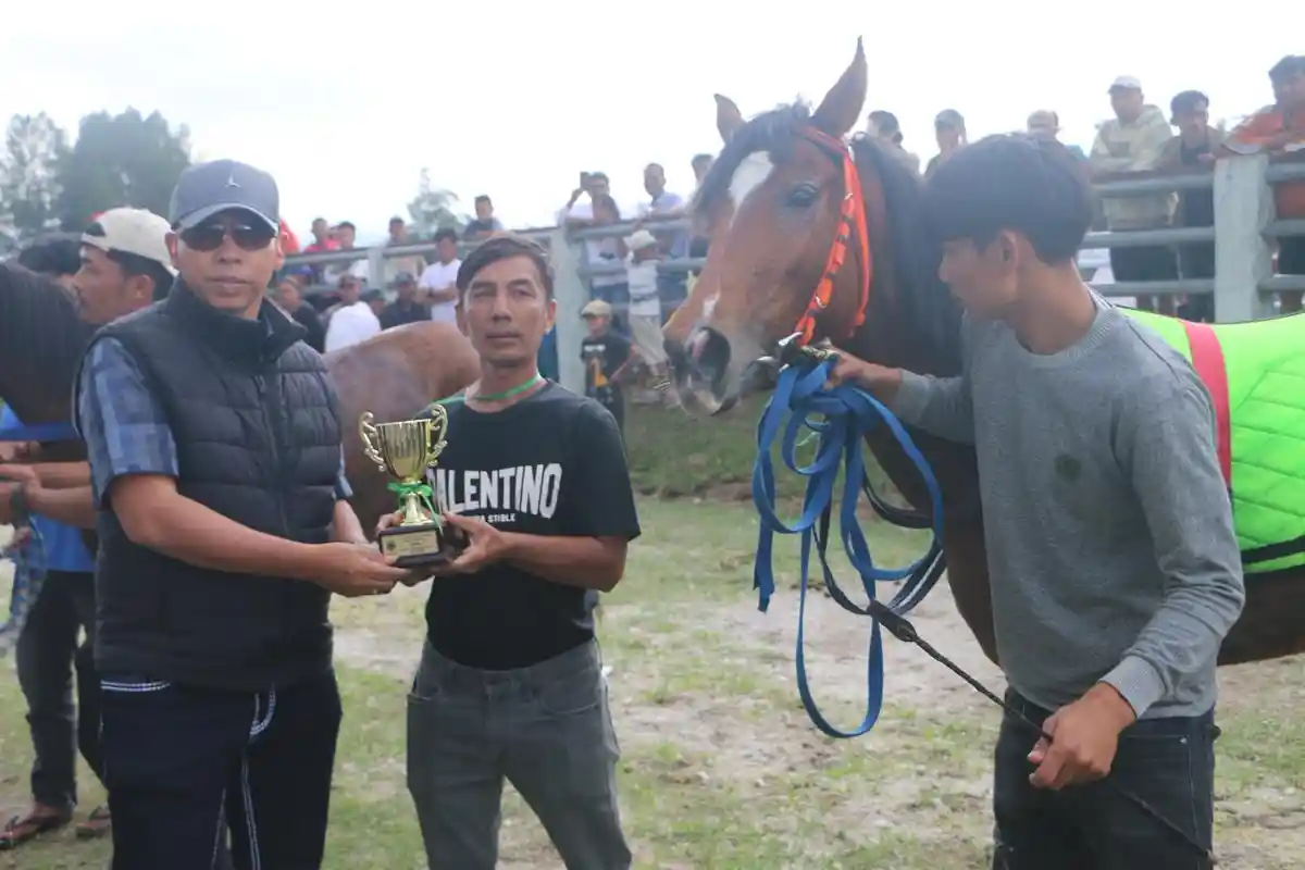 Buka Indonesia Horse Racing Sumut Cup Seri I Tahun 2025, Bupati Taput Sampaikan Hal Ini