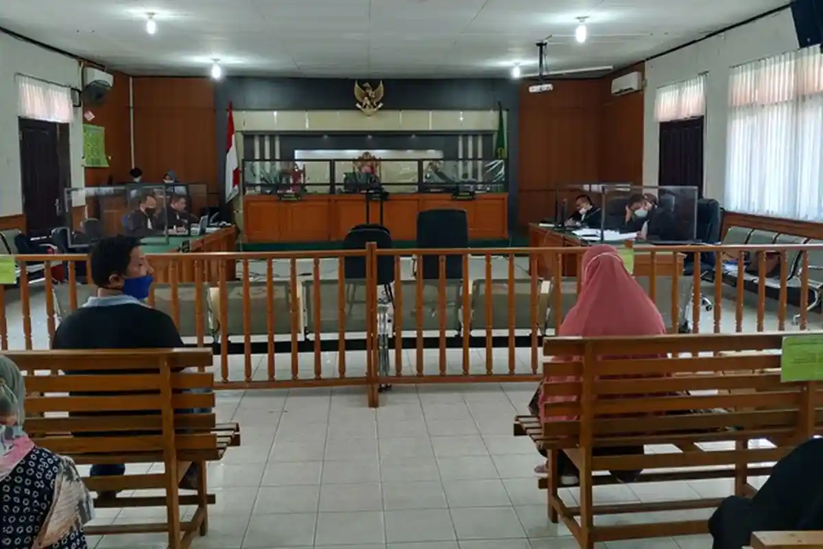 Hakim Tegur Saksi Perkara Korupsi Pembangunan Jembatan WFC Kampar: Jangan Lupa-lupa Terus Saudara