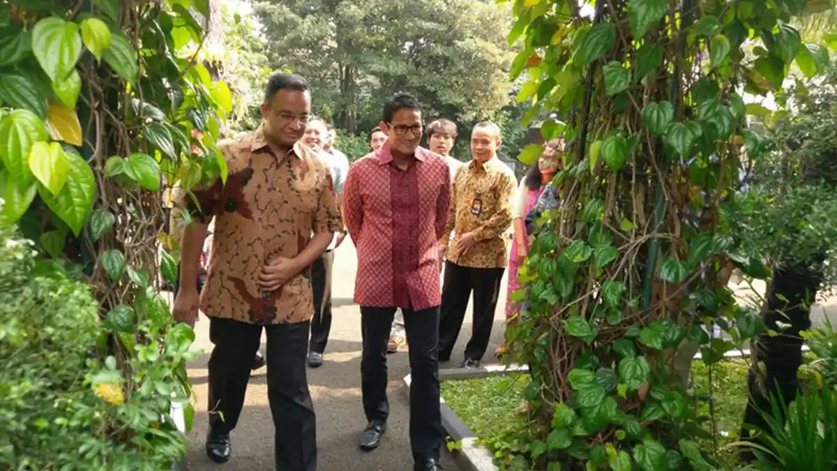 Jusuf Kalla Suruh Sandiaga Uno Belajar Hormat Saat Upacara Bendera