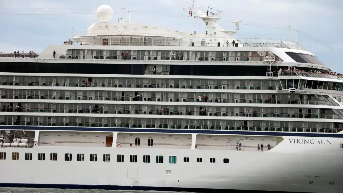 Para Penumpang Kapal Pesiar Viking Sun Ditolak di Semarang Tapi Bisa Jalan-jalan di Bali