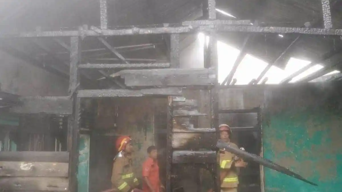 Gegara Ribut Harta Warisan, Pemuda di Aceh Barat Tega Bakar Rumah Ibu Kandungnya