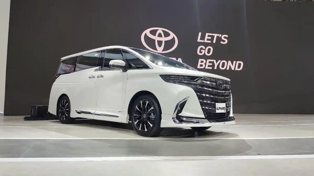 Tampang Alphard Hybrid yang Mejeng di GIIAS 2023, Harga Tembus Rp 1,66 Miliar - toyota-indonesia-resmi-merilis-all-new-alphard-di-giias-2023-kamis.jpg