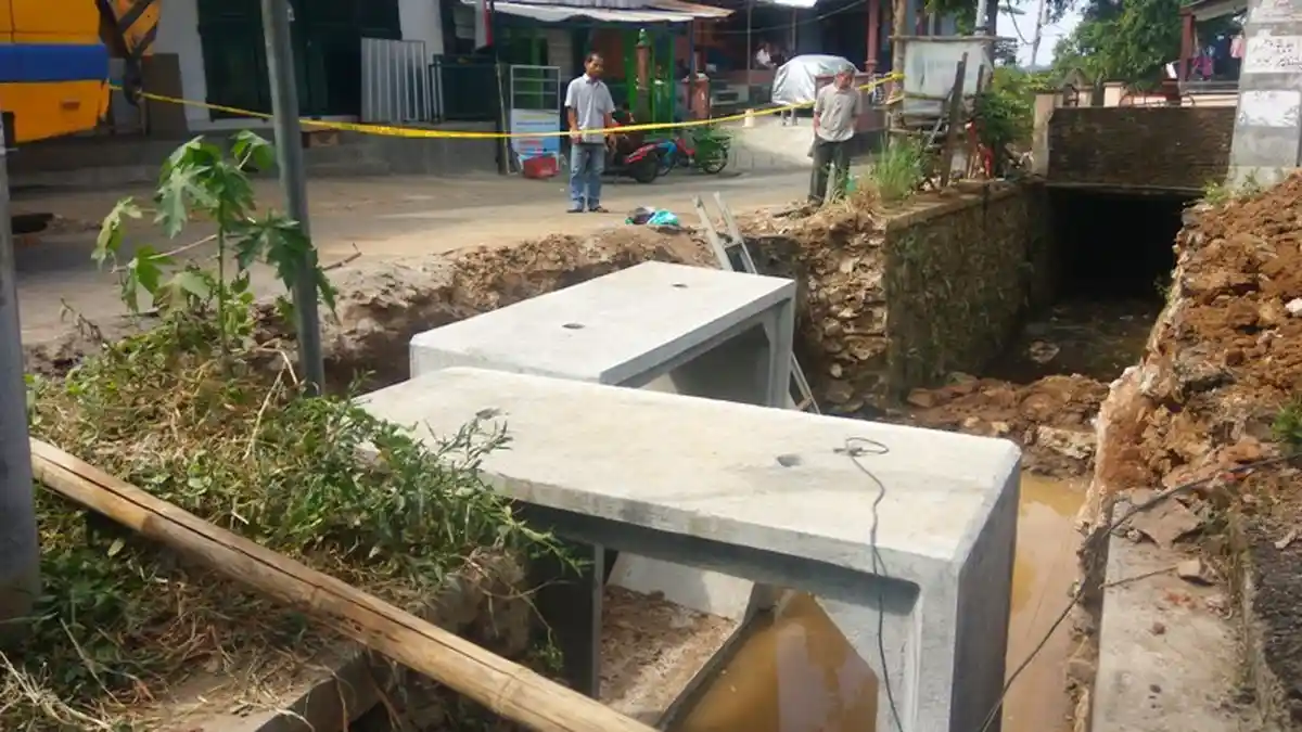 Kronologi Kecelakaan Kerja di Jembatan Kalisawo, saat Edi Keluar Rumah 4 Pekerja sudah Terlempar