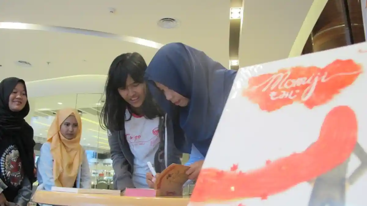 Orizuka Meet & Greet dengan Puluhan Penggemarnya di Palembang - okke-rizka-septania-atau-dikenal-orizuka_20170513_202634.jpg