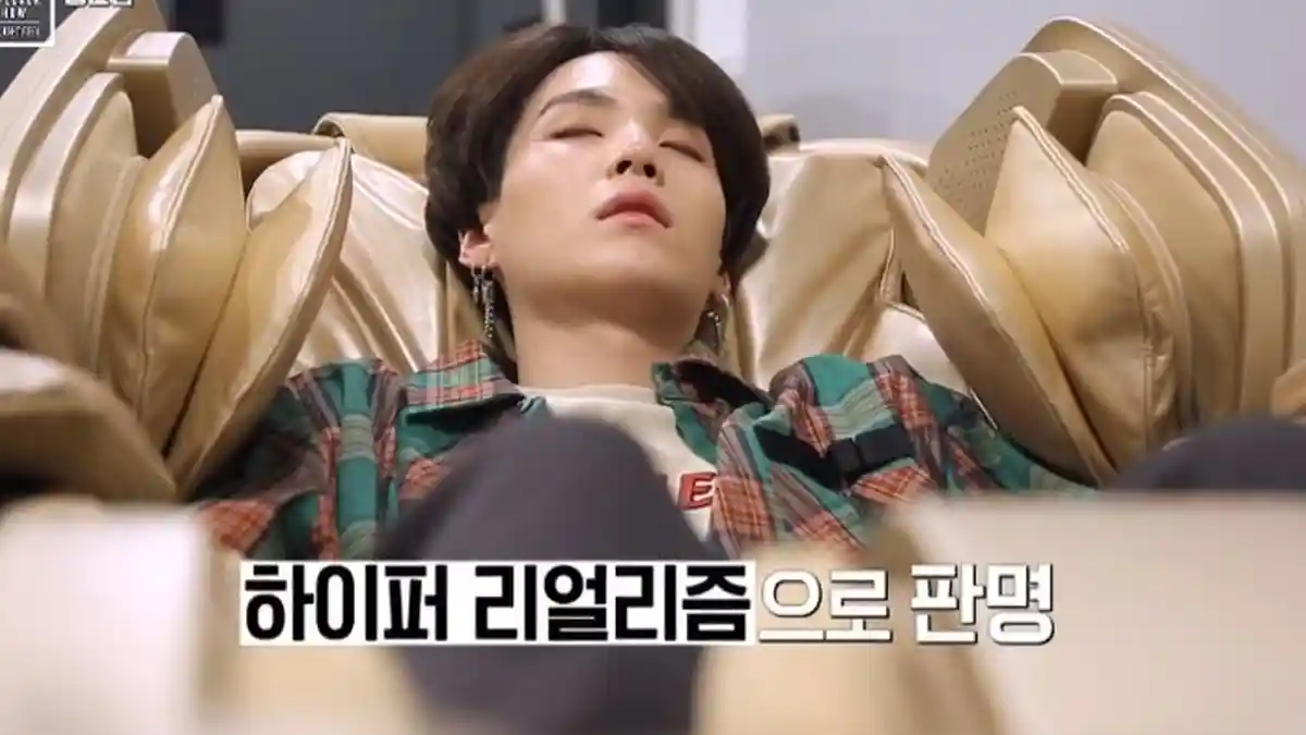 Suga BTS Tidur di Kursi Pijat, Melihat Harganya Bikin Fans Melongo, 'Bisa Buat Beli Mobil'