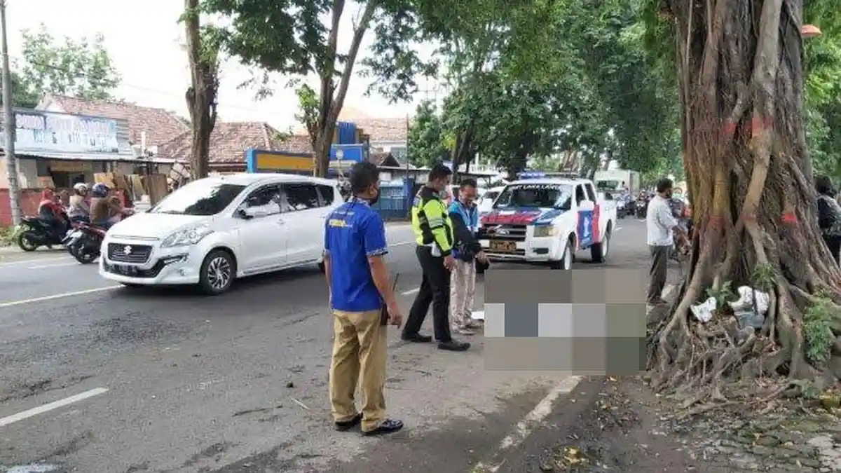 Kecelakaan Maut, Seorang Pengendara Yamaha Mio Tewas di Tempat, Korban Jatuh Tersungkur dari Motor