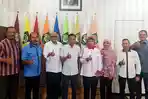Rektor-UISU-foto-bersama-Pengurus-serta-Panitia-Rakernas-dan-Pelantikan-Pengurus-DPP-IKA-UISU.jpg