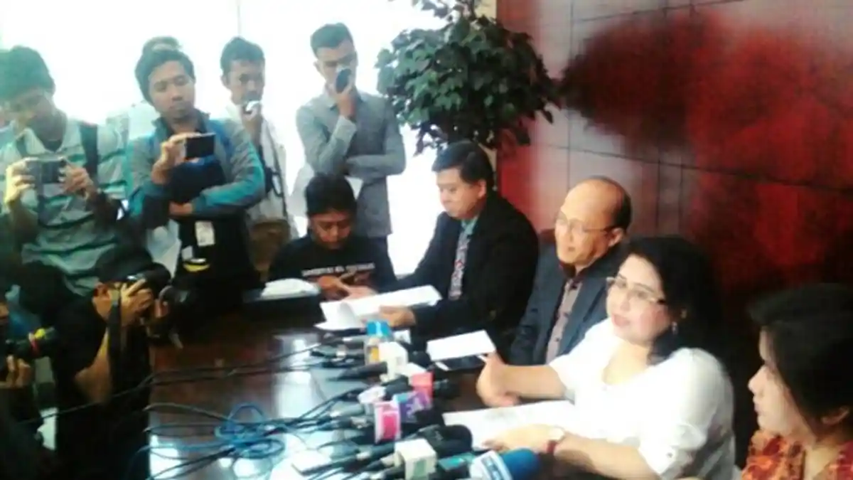 Sempat Tak Mengakui Ario Kiswinar, Kini Mario Teguh Mengakuinya Sebagai Anak