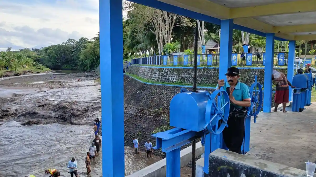 Memasuki Musim Kemarau, Banyuwangi Bersihkan Endapan Semua DAM dan Embung 