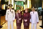 RESMI-DILANTIK-Eri-Cahyadi-bersama-Armuji-berserta-istri-masing-masing.jpg