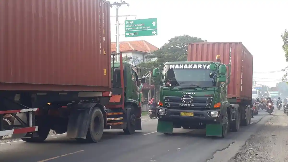 Sudah 10 Hari Lebih Jembatan Lamongan Perbaikan dan Bikin Macet, Para Sopir Berharap Segera Selesai