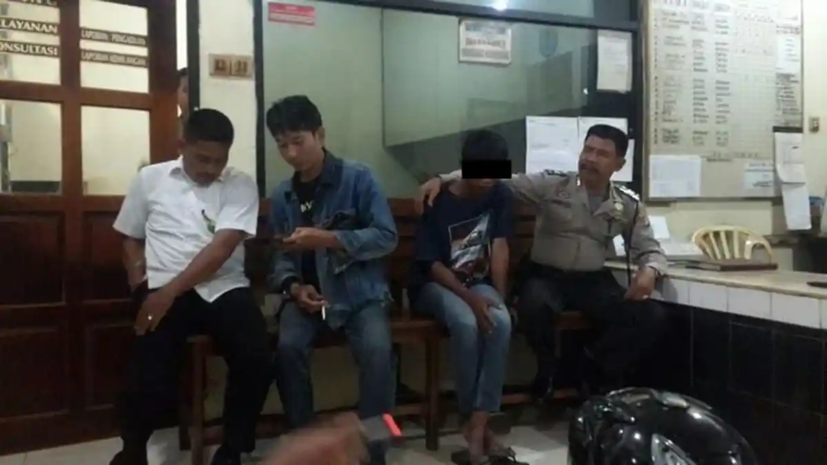 Pelajar Bekasi Ngamuk Rusak Sekolah, Kepseknya Nyaris Diclurit