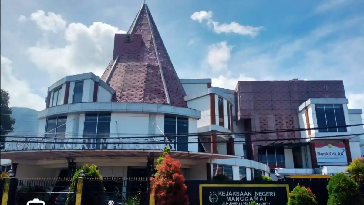 BREAKING NEWS : Kejati NTT Periksa Mantan Kajari Hingga Bupati Manggarai
