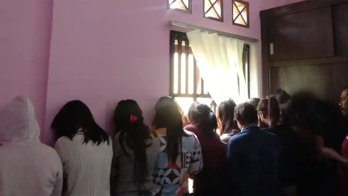 Terapis dan Tamunya Digerebek dalam Keadaan Tanpa Busana, Segini Tarif Paket Lengkap!