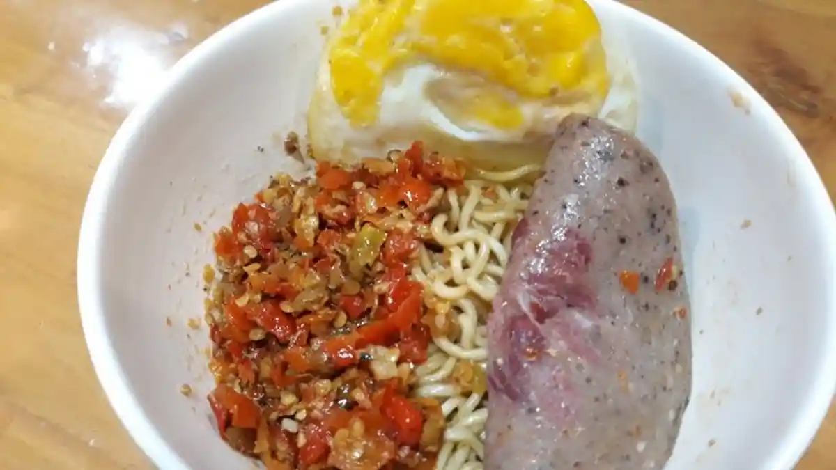 Berani Coba Indomie Goreng ''Nuklir'' di Warunk Upnormal?