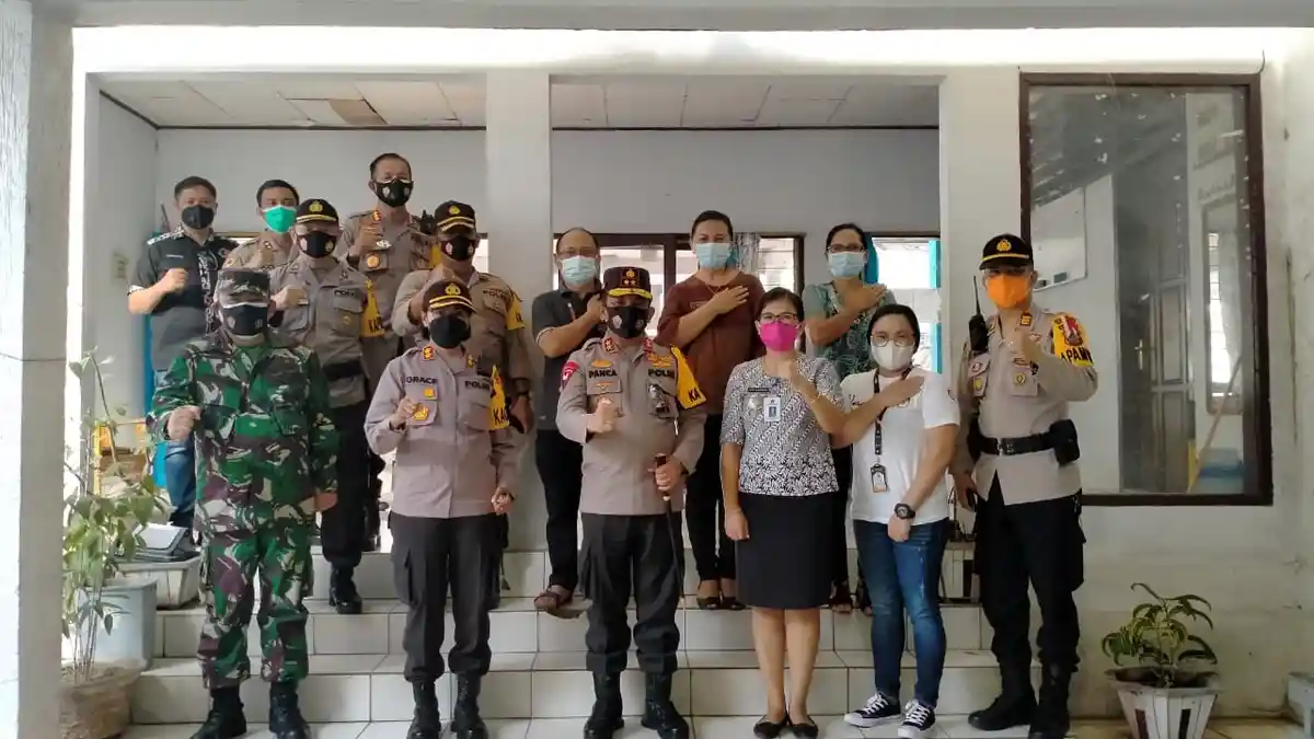 Kapolda Sulut Pantau Pengamanan Kotak Suara di PPK Airmadidi