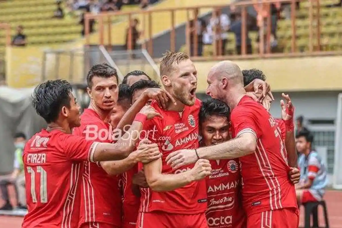 PERSIJA Unggul 2-0 atas Persis Solo di Babak Pertama, Frengky Missa Catatkan Gol Debutnya!
