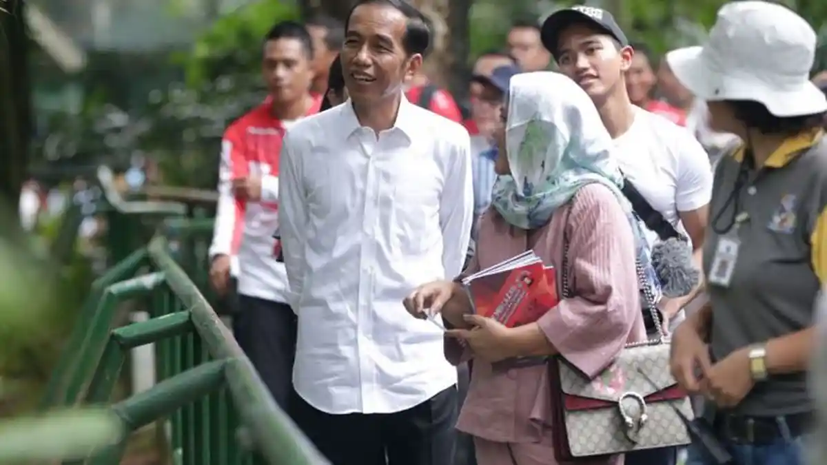 Jokowi Diminta Jelaskan Biaya dan Kegiatan Keluarganya di Turki-Jerman
