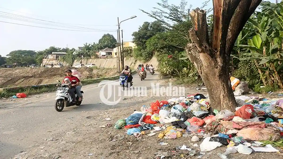 Berita Foto: INI Kata Kadis DLH, Heboh Retribusi Sampah Naik Berkali Lipat di Kota Medan - 28042024_RETRIBUSI-SAMPAH_ABDAN-SYAKURO-3.jpg