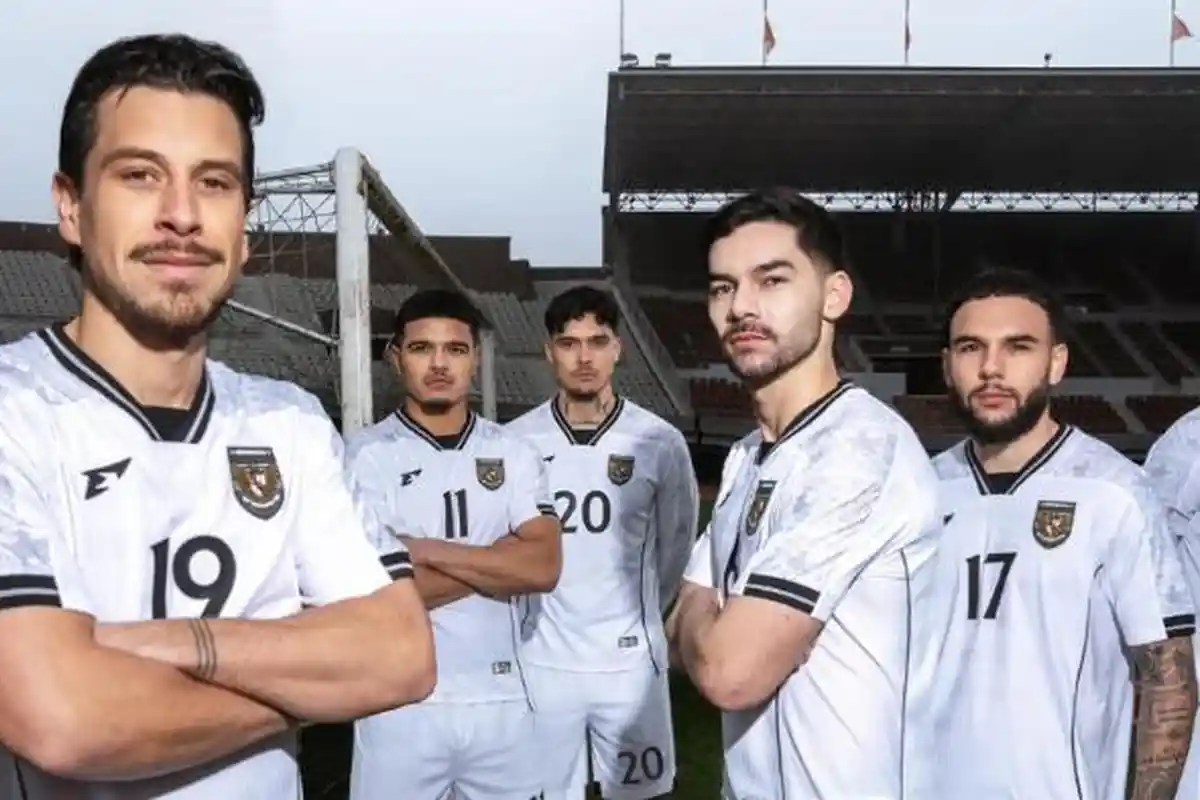 Reuni Timnas Indonesia di FC Twente? Mees Hilgers Santer Disusul Sosok Rp 17,38 M, Fans Garuda Cek