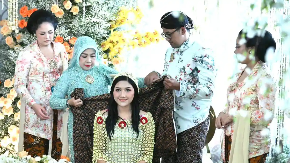 Erina Gudono Bocorkan Seserahan dari Kaesang, Sederhana yang Biasa Dipakai Sehari-hari