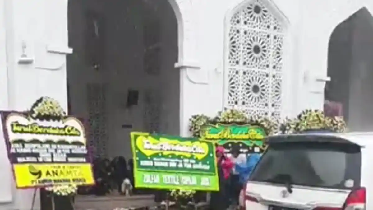 Alam Berduka, Hujan Warnai Proses Pemakaman Habib Hasan bin Jafar Assegaf