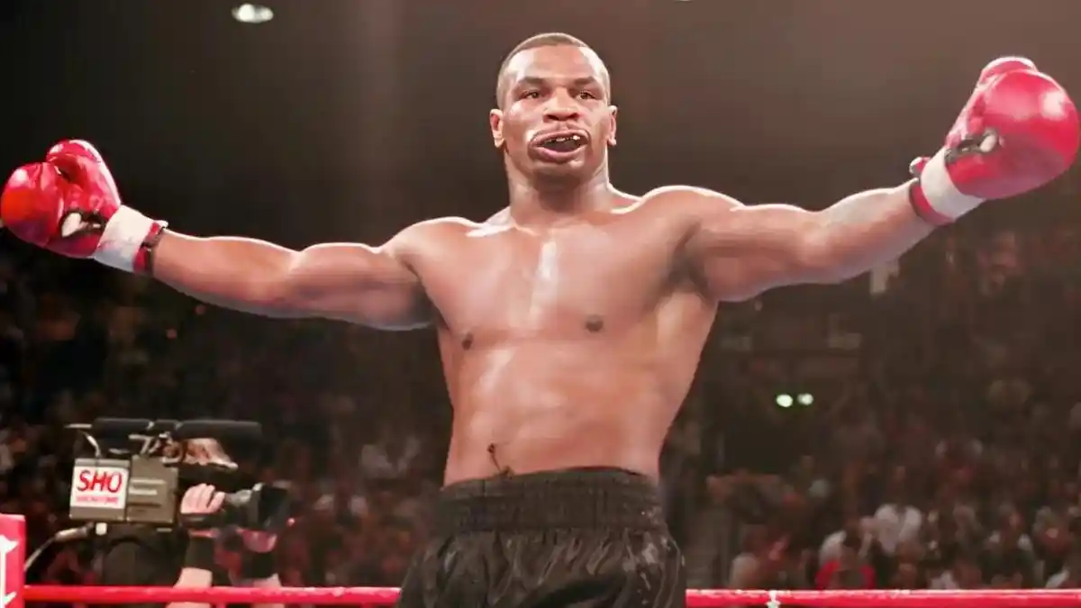 Hasil Tinju Dunia, Mike Tyson Sebut Gaya Bertarung Isaac Cruz Mirip Dirinya