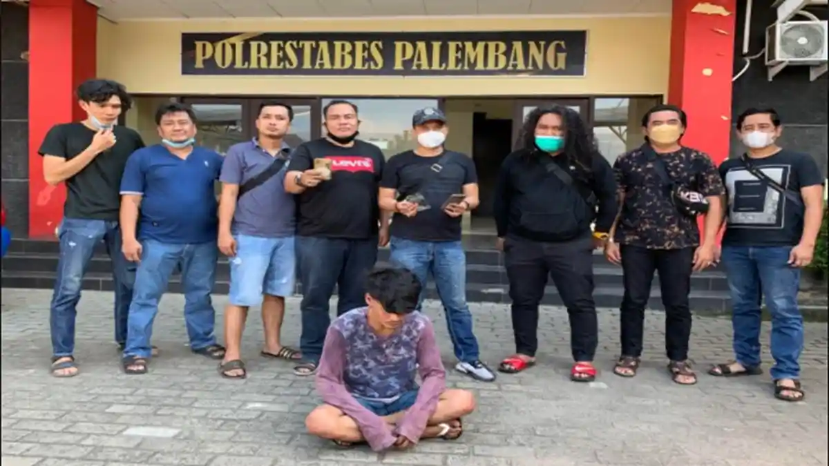 Pria Pengangguran di Palembang Banting HP dan Tonjok Wajah Kekasih, Gegara Cemburu Baca Chat Mesra