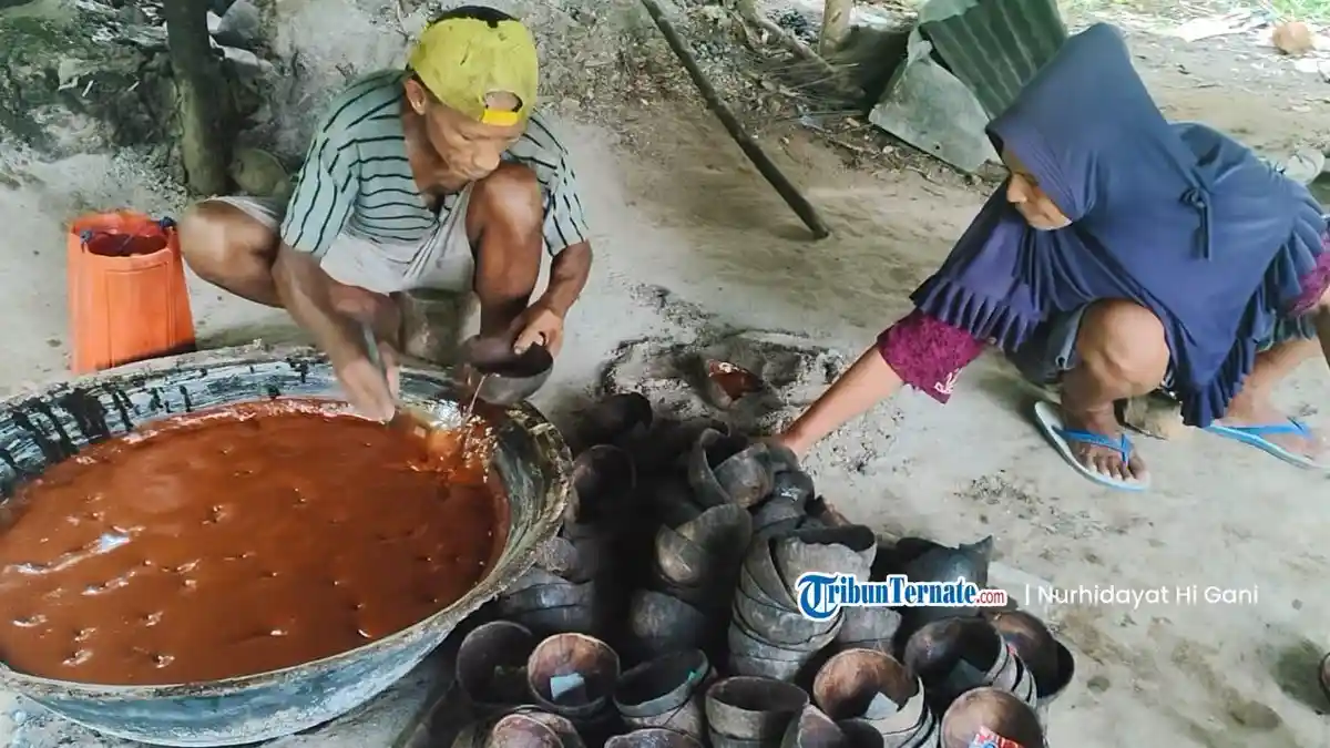 Kisah Arifin Samat, Anaknya Jadi Pegawai Pemkab Halmahera Selatan dari Hasil Jualan Gula Aren
