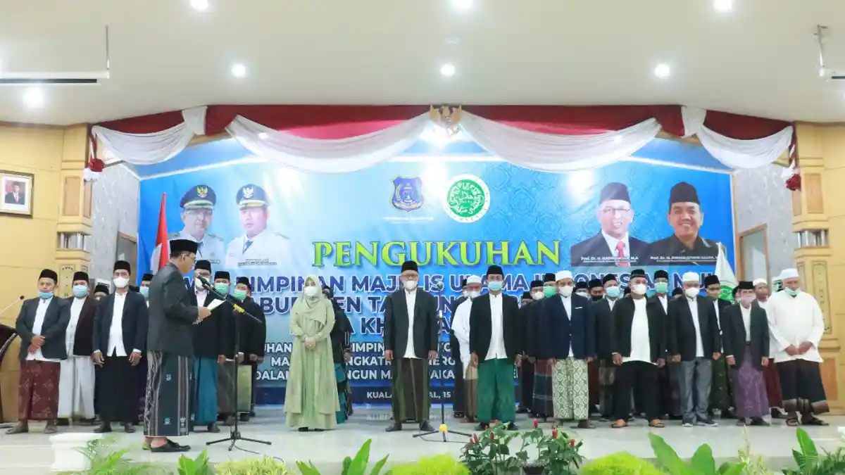 Dewan Pimpinan MUI Tanjabbar Resmi Dikukuhkan, Anwar Sadat Berharap Amanah dalam Bertugas