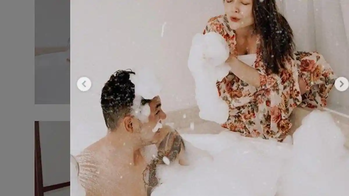 Reaksi Siti Badriah saat Dikritk karena Fotonya Bersama Suami di Bath Up Dianggap Terlalu Vulgar