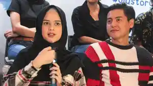 ARTIS-Cut-Meyriska-dan-Roger-Danuarta-saat-sedang-Press-conference-film-Berhentidikamu.jpg