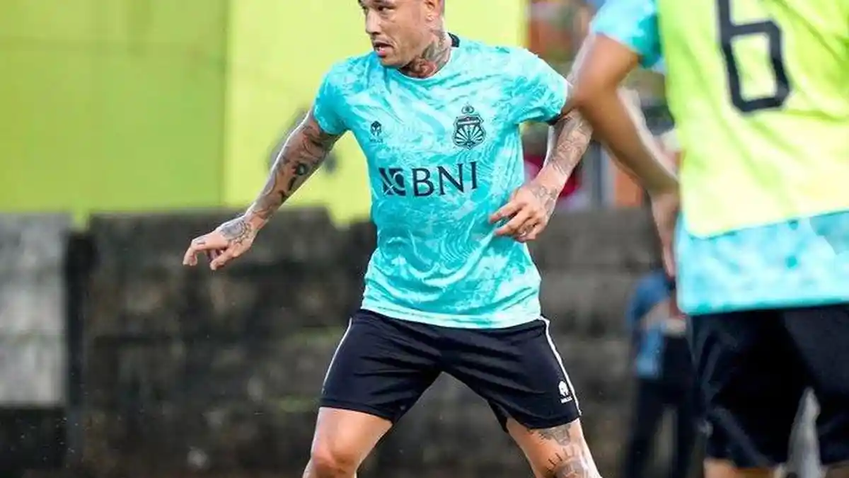 Radja Nainggolan Belum Juga Debut di Liga 1, Malah Cedera Saat Latihan Bersama Bhayangkara FC