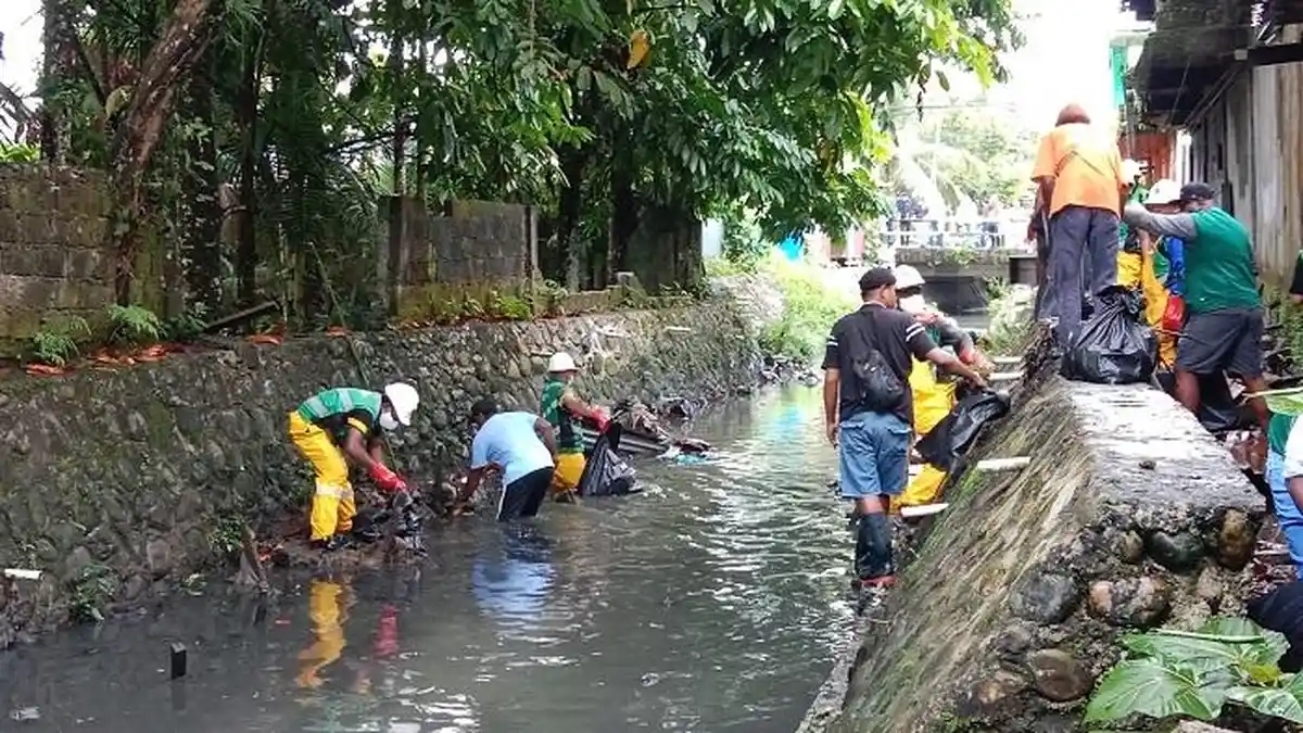 Sambut Hari Lingkungan Hidup, DLH Mimika-Freeport Gabung Jurus Bersihkan Kali Sempan Timika